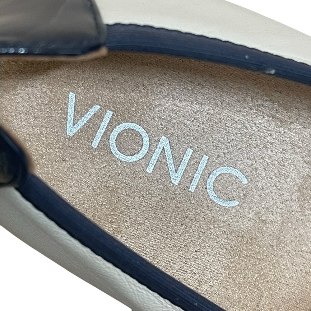 Vionic Minna Two-Tone Ballet Flat in Beige and Navy Patent minimalist size 6 - Picture 14 of 14
